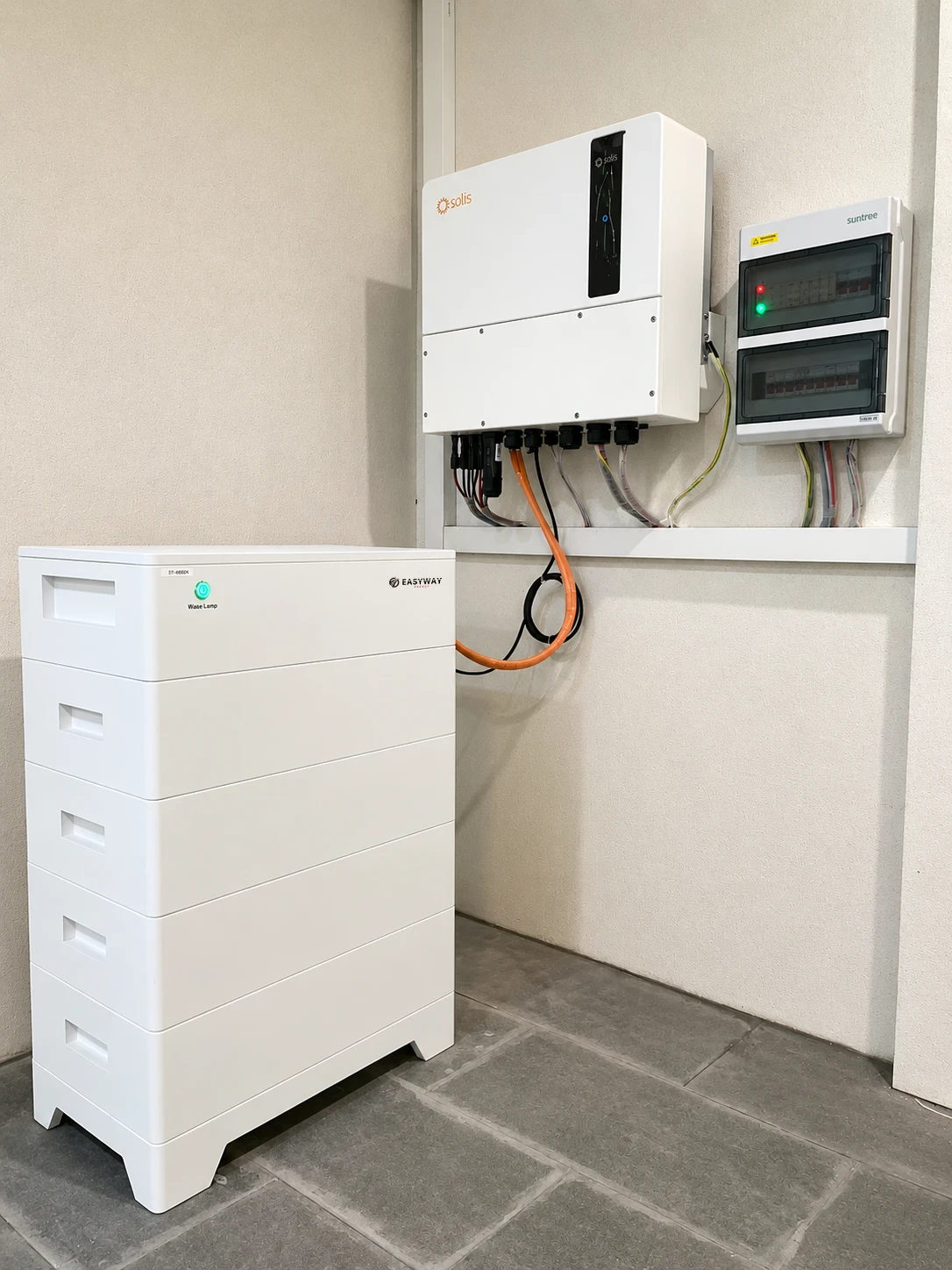 EASYWAY 36kW 85.8kWh Stackable high voltage battery system with Solis three phase inverter