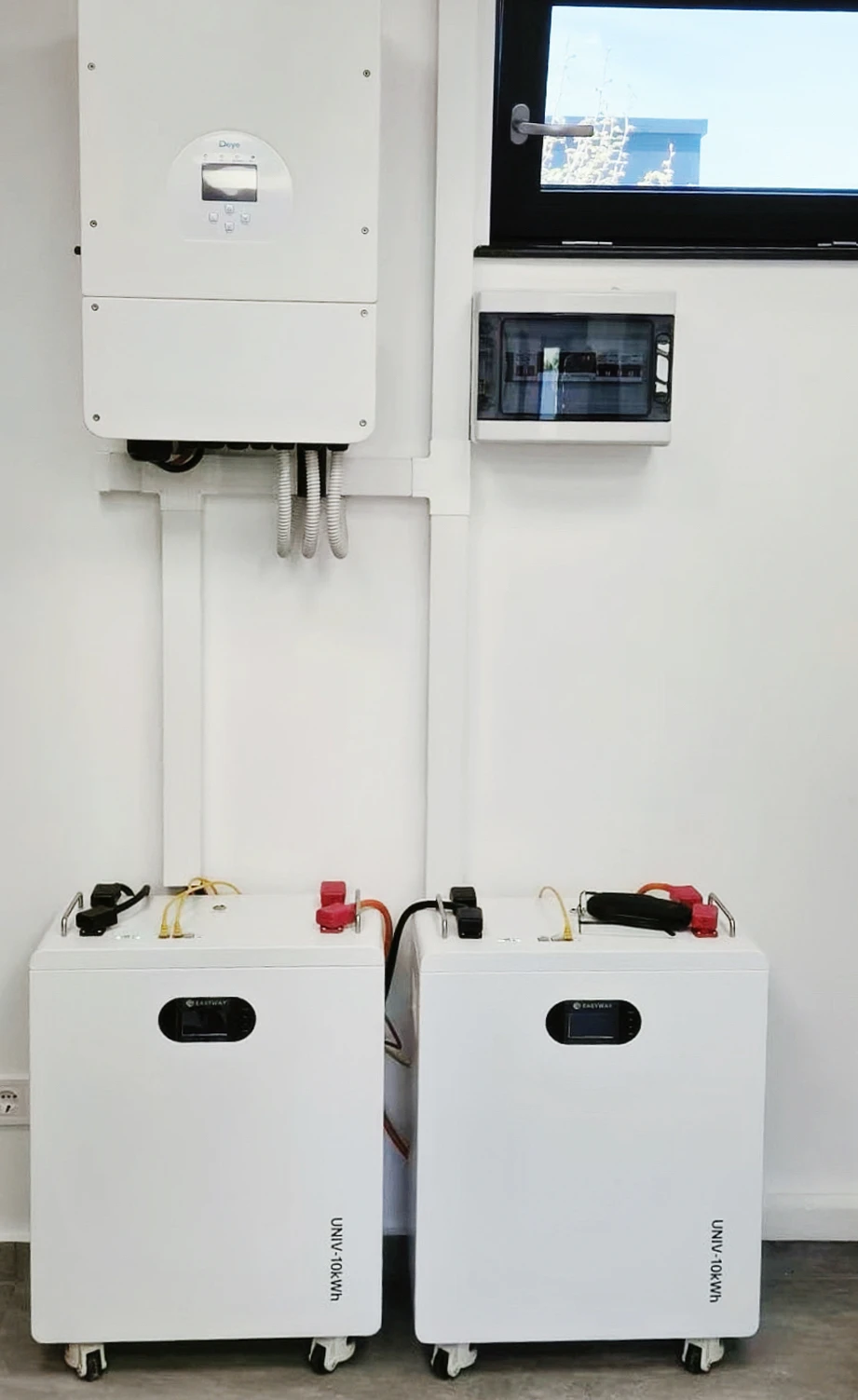 EASYWAY UNIV-10kWh free-standing low voltage battery system with Deye inverter